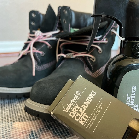 Timberland Women’s Premium Leather boots (Size 8M) - Picture 4 of 6